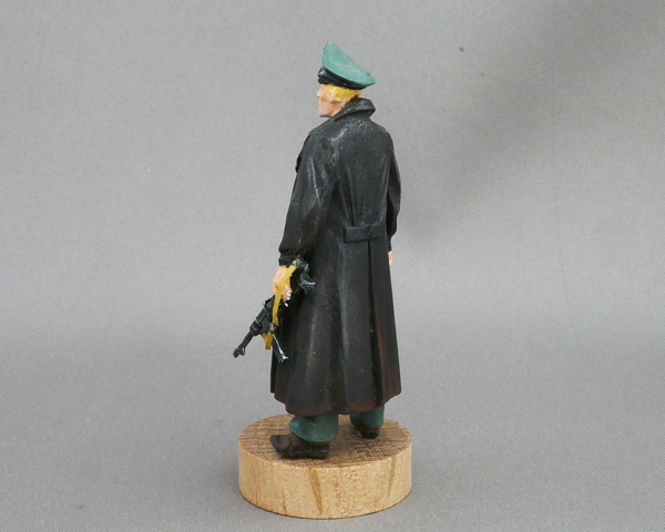 resin figure of a German Waffen SS officer of a Brachi model