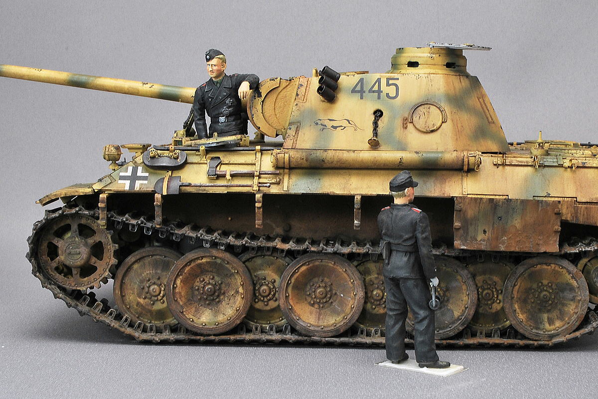 PANTHER D DRAGON 1/35 FINISHED WORK TANK COMMANDER