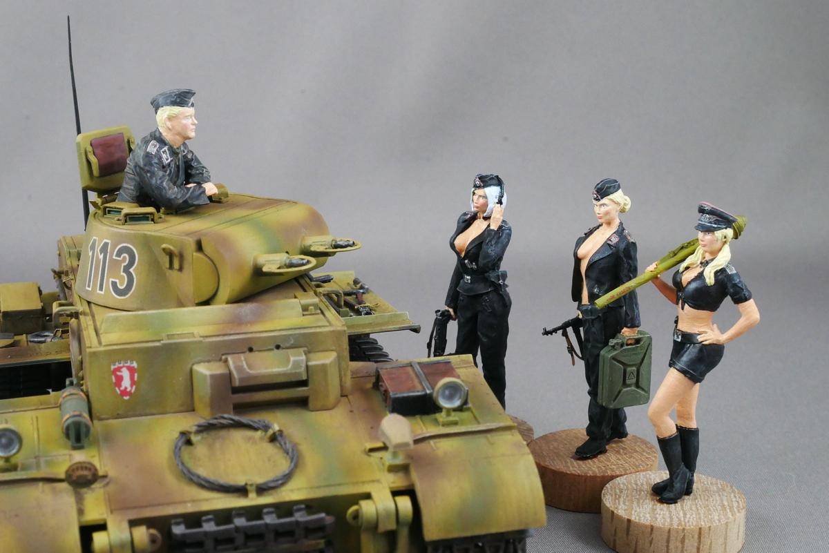 Tank Girls German Female Tank Crew Armor35 1/35 finished work