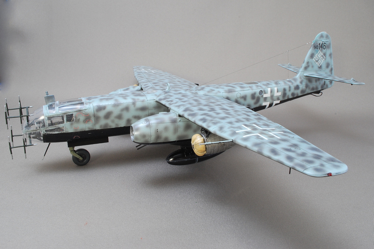 アラド Ar234B-2 ナハティガル 偵察機 ハセガワ 1/48 完成写真 モットリング迷彩塗装