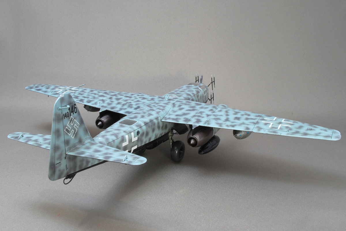 アラド Ar234B-2 ナハティガル 偵察機 ハセガワ 1/48 完成写真 モットリング迷彩塗装の練習