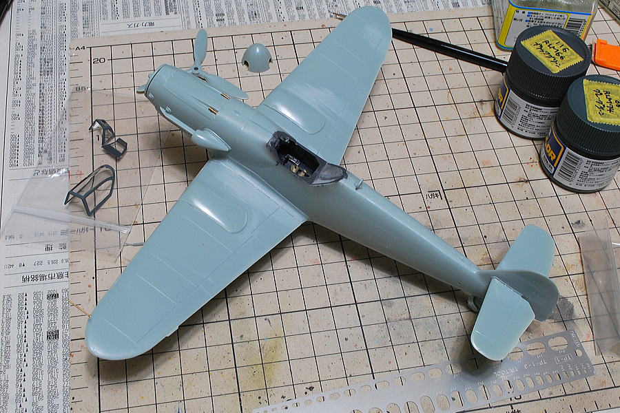 メッサーシュミット Bf-109K-4 アカデミー 1/48 キャノピーのフレーム塗装