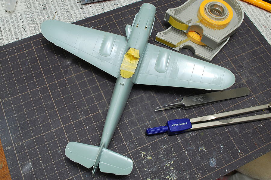 メッサーシュミット Bf-109K-4 アカデミー 1/48 コックピット内マスキング中