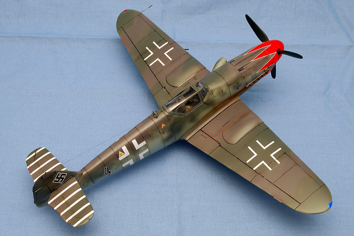 メッサーシュミット Bf-109K-4 アカデミー 1/48 第52戦闘航空団 (JG52)所属機 ヘルマン・グラーフ中佐