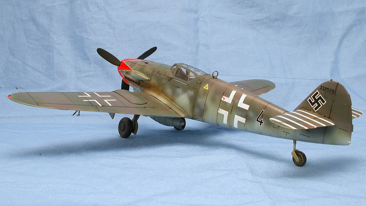 メッサーシュミット Bf-109K-4 アカデミー 1/48 組立と塗装