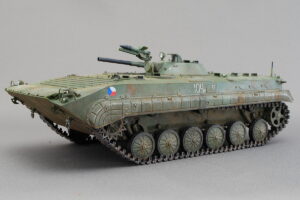 BMP-1 歩兵戦闘車 トランペッター 1/35 BMPは歩兵用戦闘車両の意味 ロシア語ではБоевая Машина Пехоты