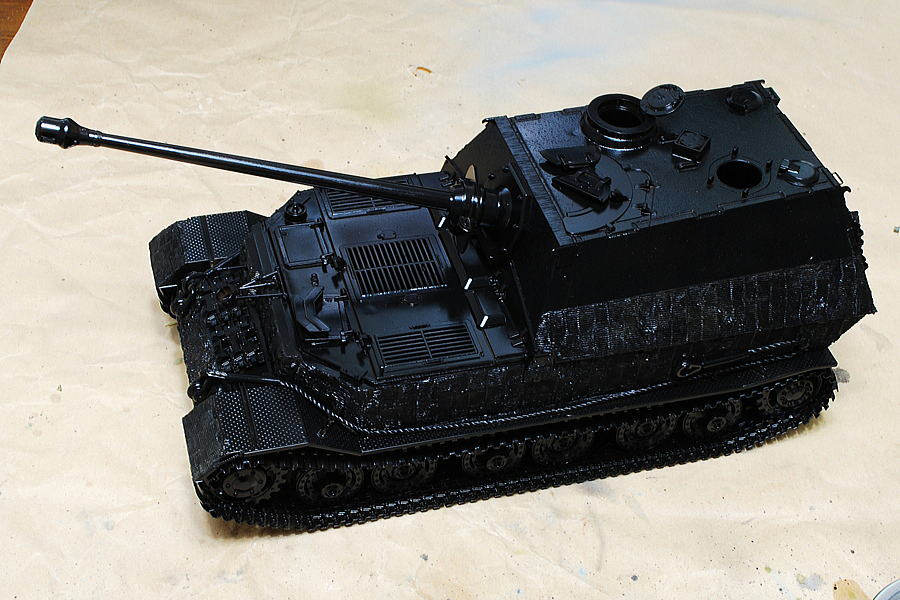 エレファント重駆逐戦車 Sd.Kfz.184 タミヤ 1/35 ツヤありの黒で塗装