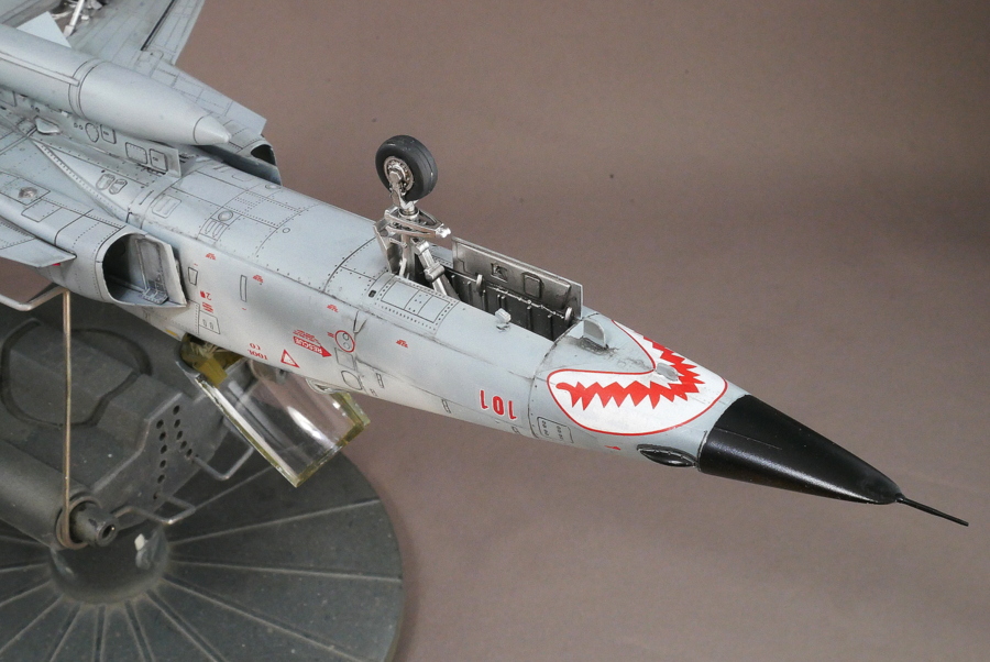 アメリカ海軍戦闘機 F-5N タイガー II VFC-111 サンダウナーズ AFVクラブ 1/48 プラモデル製作手順 組立と塗装 製作記 完成写真