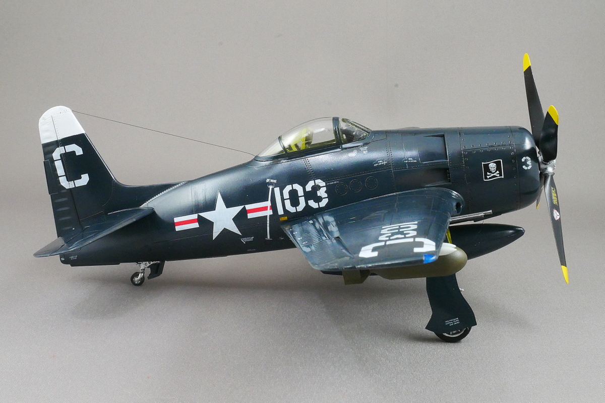 アメリカ海軍 F8F-2 ベアキャット ホビーボス 1/48 プラモデル製作手順 組立と塗装 製作記 完成写真