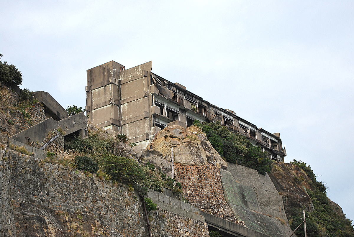 軍艦島頂上部の建物