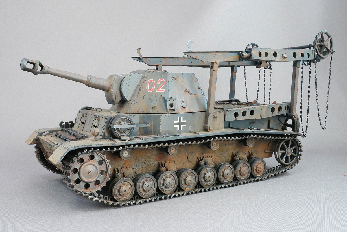 ドイツ軍 自走榴弾砲IVb ホイシュレッケ トランペッター 1/35 プラモデル製作手順 組立と塗装 製作記 完成写真