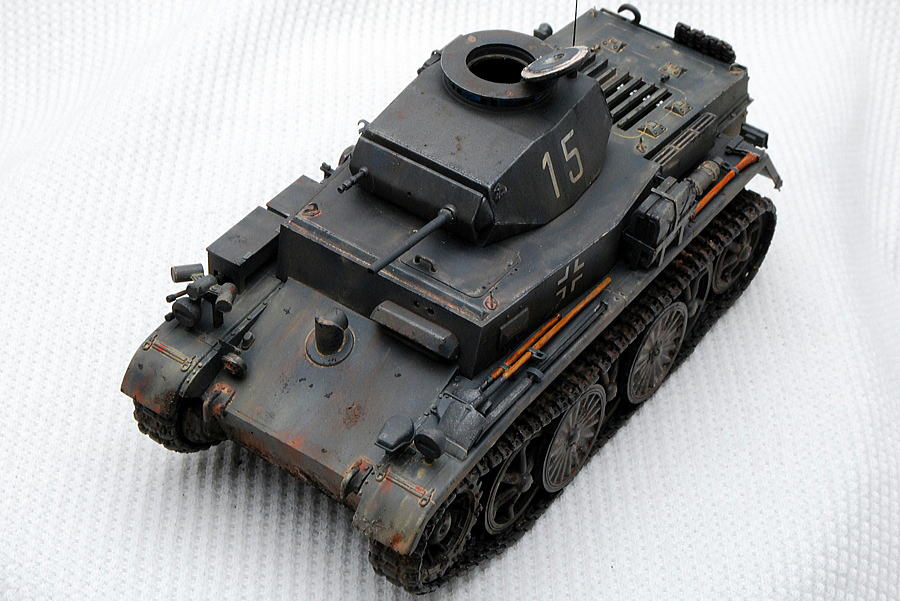 I号戦車C型 VK601 ホビーボス 1/35 完成写真 デカールの貼り付け