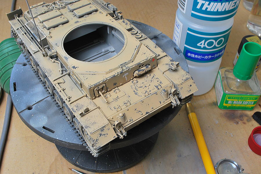 III号戦車H型 5cm砲 ドラゴンモデルズ 1/35 塗料剥がしは水をつけて少しずつ行いました。
