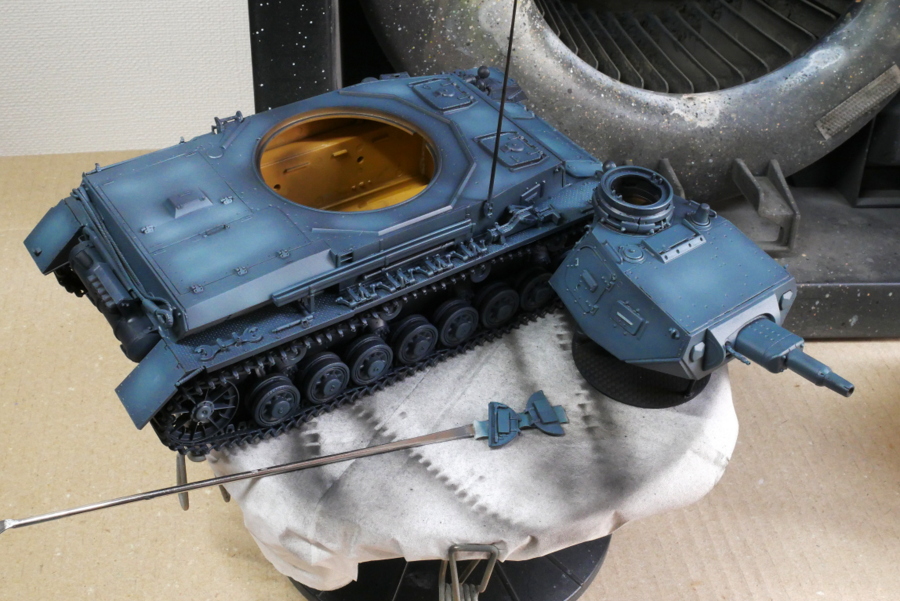 IV号戦車C型 トライスター 1/35 青みがかったグレーで塗装