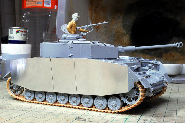 IV号戦車H型 ドラゴン 1/35 シュルツェンを付けたIV号戦車
