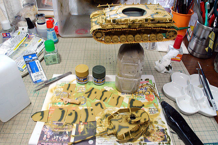 IV号戦車H型 ドラゴン 1/35 組立 IV号戦車の迷彩塗装