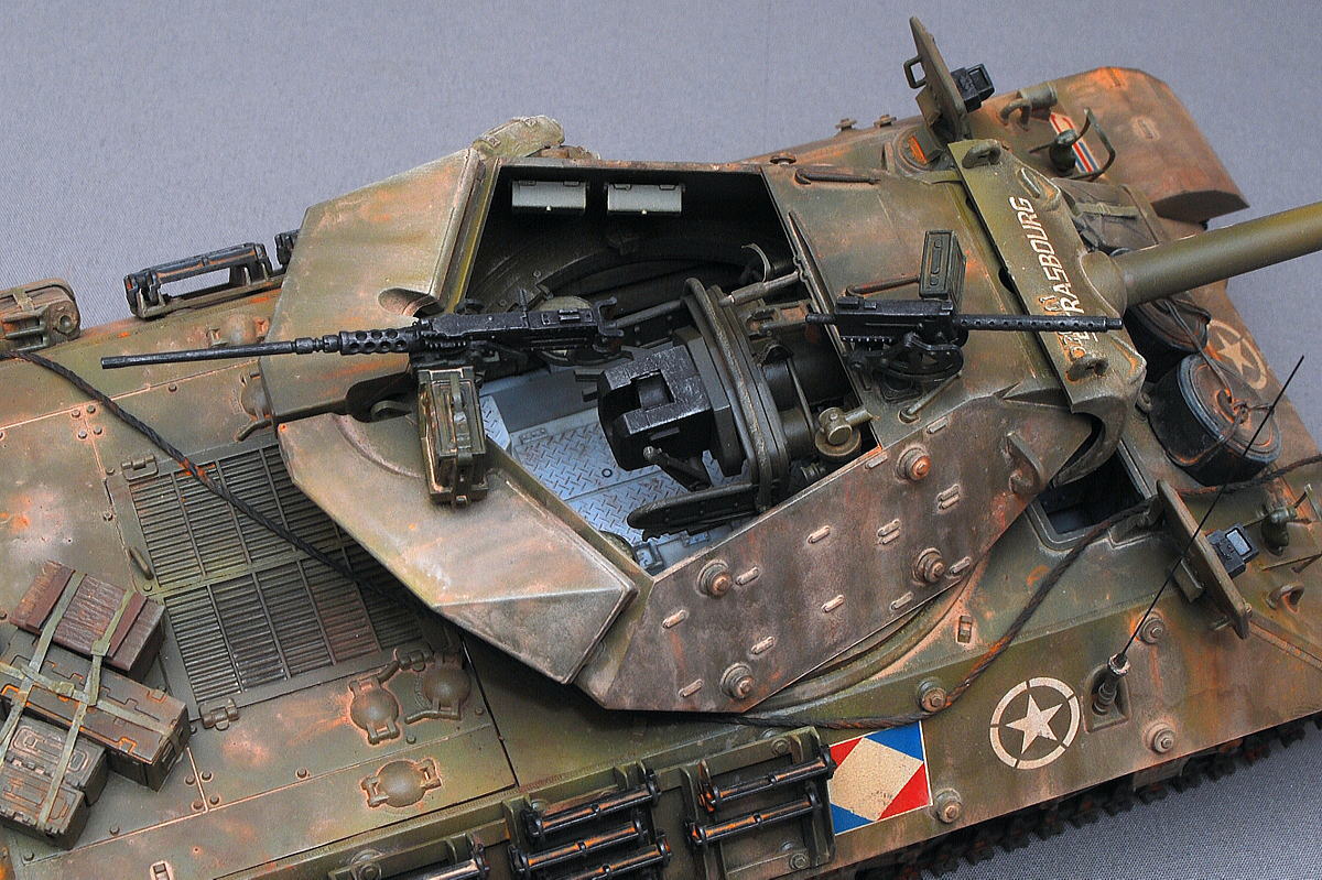 M10 GMC 駆逐戦車 アカデミー 1/35 完成写真 マーキングは1945年4月のドイツに展開中の自由フランス軍第5機甲師団