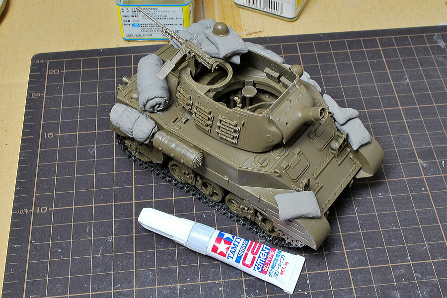 M8 自走榴弾砲 タミヤ 1/35 スーパースカルピーで車載備品を製作