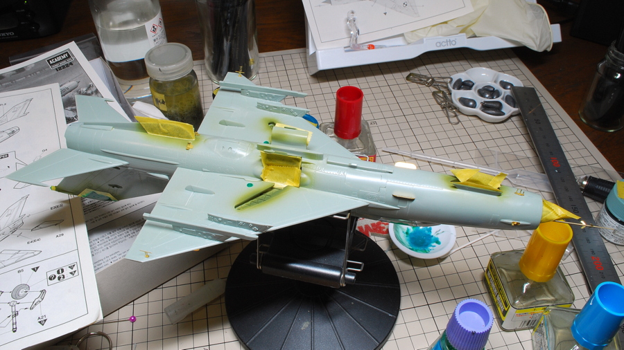 MiG-21MF アカデミー 1/48 ランディングギア格納庫のマスキング