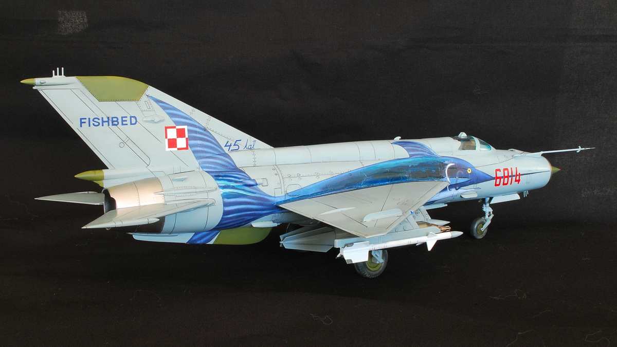 MiG-21MF アカデミー 1/48 完成写真 カジキマグロの大判デカール