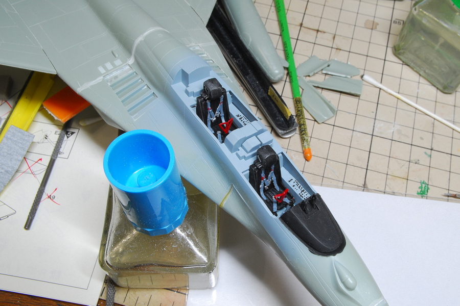 MiG-29 UB ラーストチカ フルクラムB ファルクラム アカデミー 1/48 組立