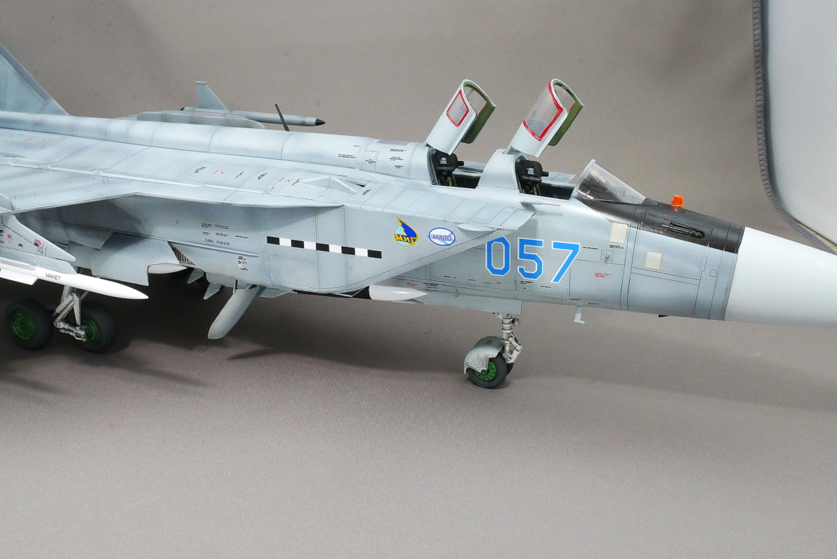 ロシア軍 MiG-31M フォックスハウンド ホビーボス 1/48 プラモデル製作手順 組立と塗装 製作記 完成写真