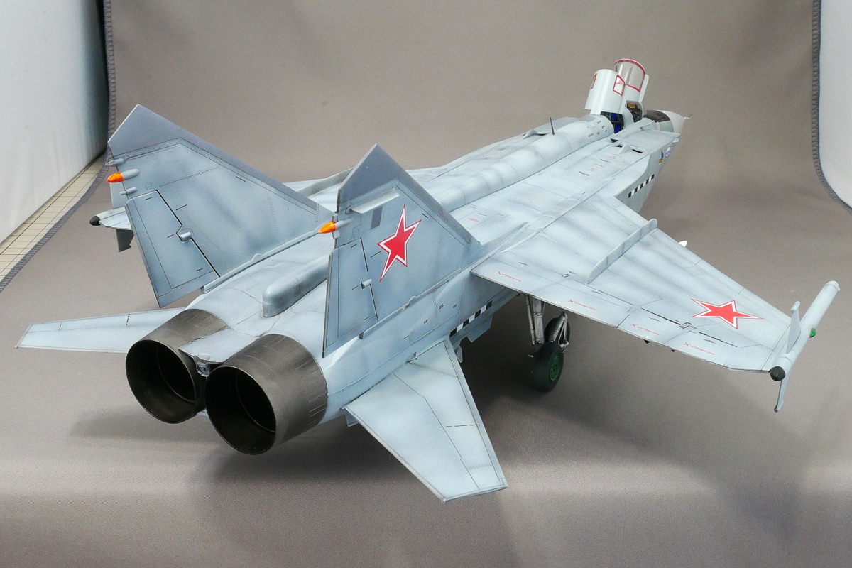 ロシア軍 MiG-31M フォックスハウンド ホビーボス 1/48 プラモデル製作手順 組立と塗装 製作記 完成写真