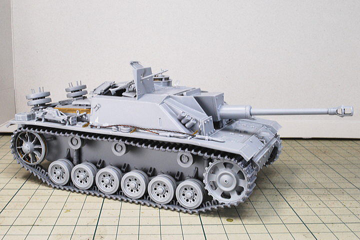 III号突撃砲 G型 ドイツ軍自走突撃砲 ドラゴン 1/35 組立と塗装・製作 