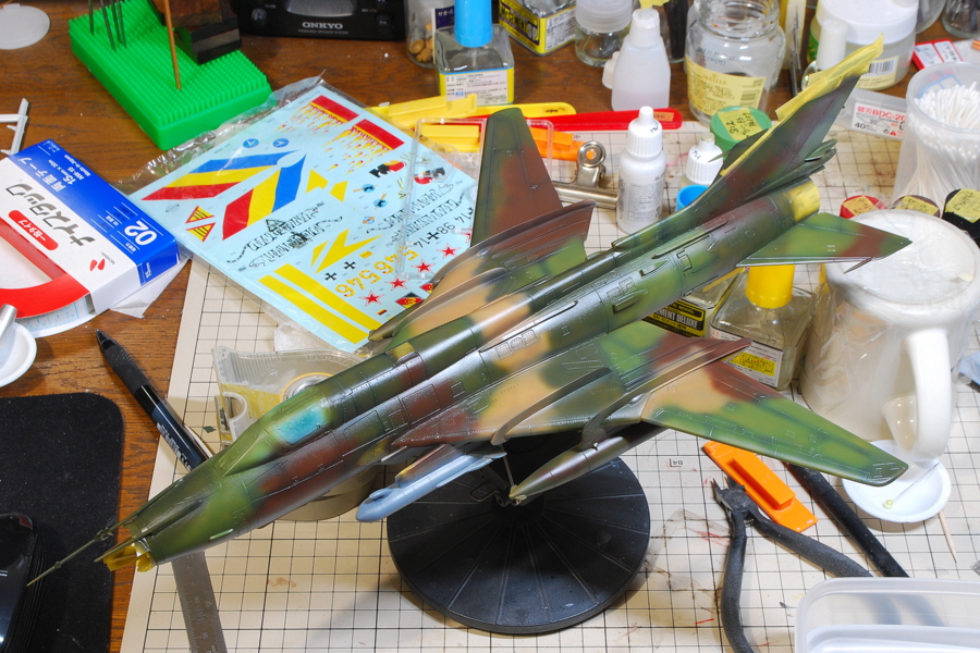 スホーイ Su-17/22M4 フィッター 戦闘爆撃機 セマー 1/48 塗装