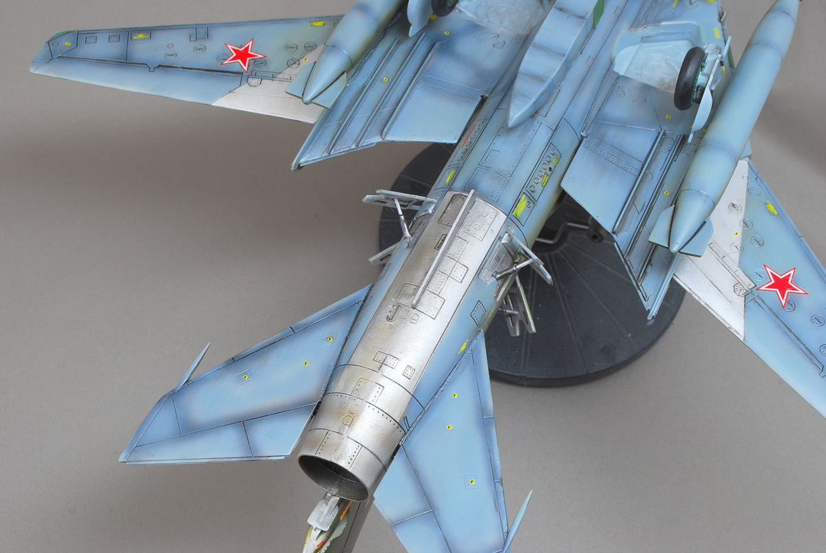 スホーイ Su-17/22M4 フィッター 戦闘爆撃機 セマー 1/48 完成写真
