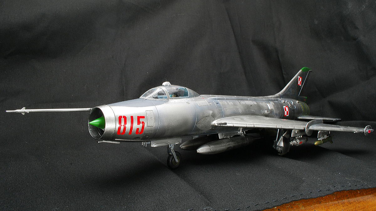 Su-7 フィッター セマー SMER 1/48 完成写真 メタリック塗装が綺麗