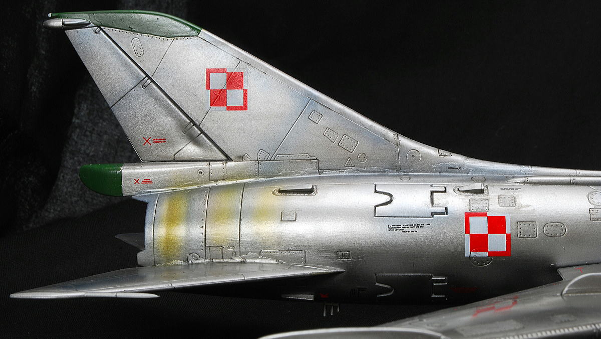 Su-7 フィッター セマー SMER 1/48 完成写真 パテで修正した