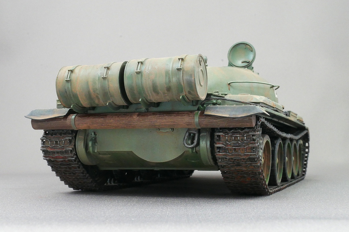 ソビエト軍 T-62 主力戦車 Mod.1962 トランペッター 1/35 プラモデル製作手順 組立と塗装 製作記 完成写真