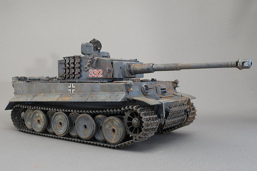 タイガー重戦車 ティーガーI 初期型 イタレリ 1/35 流し込み接着剤とパテで修正