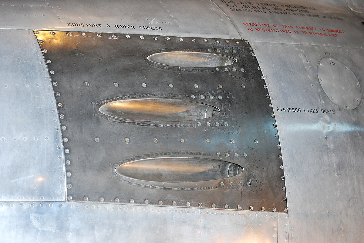 ノースアメリカン F-86F セイバー 機銃口アップ