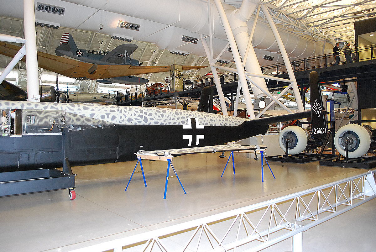 ハインケル He219A ウーフーの胴体と尾翼