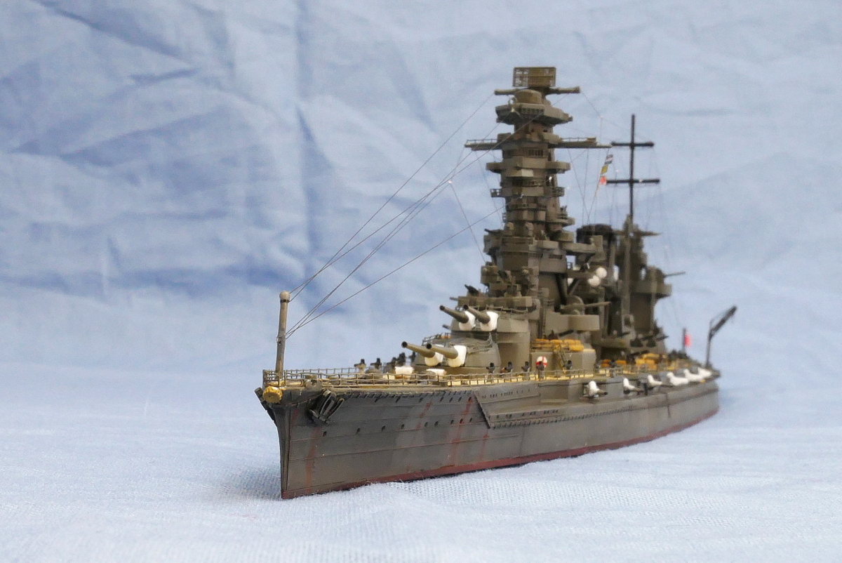 戦艦山城 1944 アオシマ 1/700 戦艦の艦首に取り付けた菊の御紋