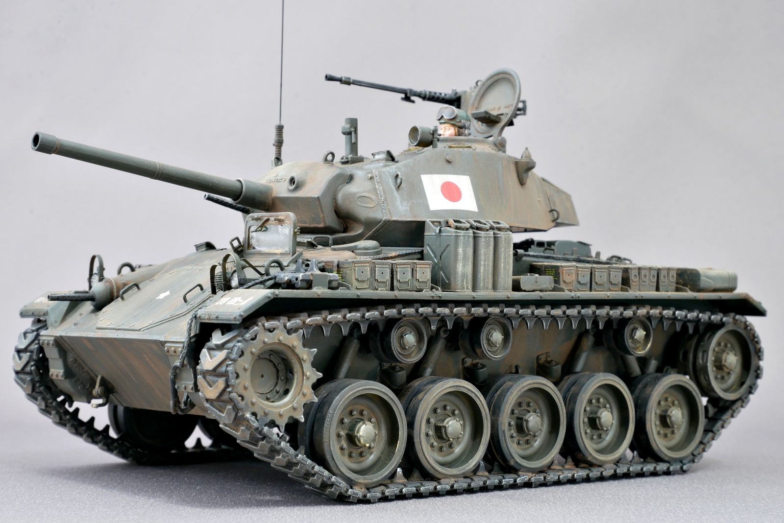 M24チャーフィー軽戦車 陸上自衛隊 ブロンコモデル 1/35 M24チャーフィー軽戦車 陸上自衛隊 ブロンコモデル 1/35