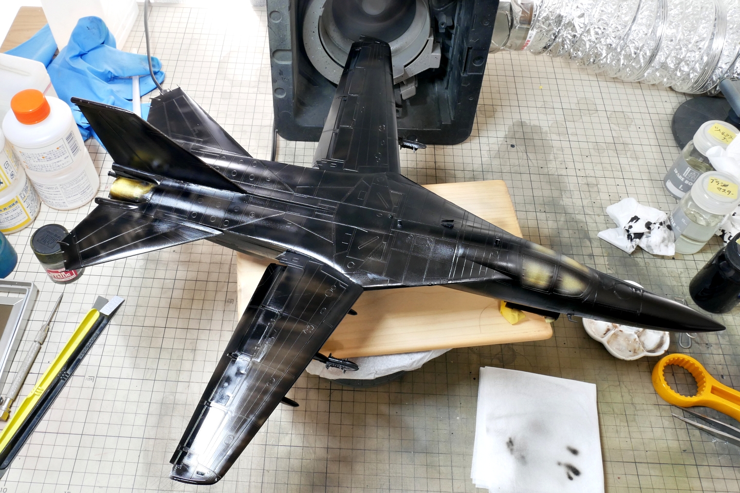アメリカ空軍戦闘爆撃機 F-111A アードバーグ ホビーボス 1/48 プラモデル製作手順 組立と塗装 製作記 完成写真