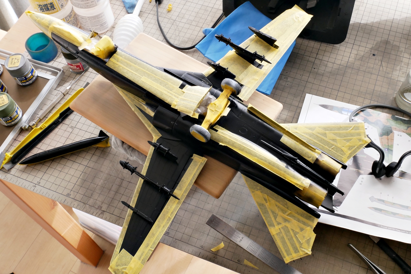 アメリカ空軍戦闘爆撃機 F-111A アードバーグ ホビーボス 1/48 プラモデル製作手順 組立と塗装 製作記 完成写真