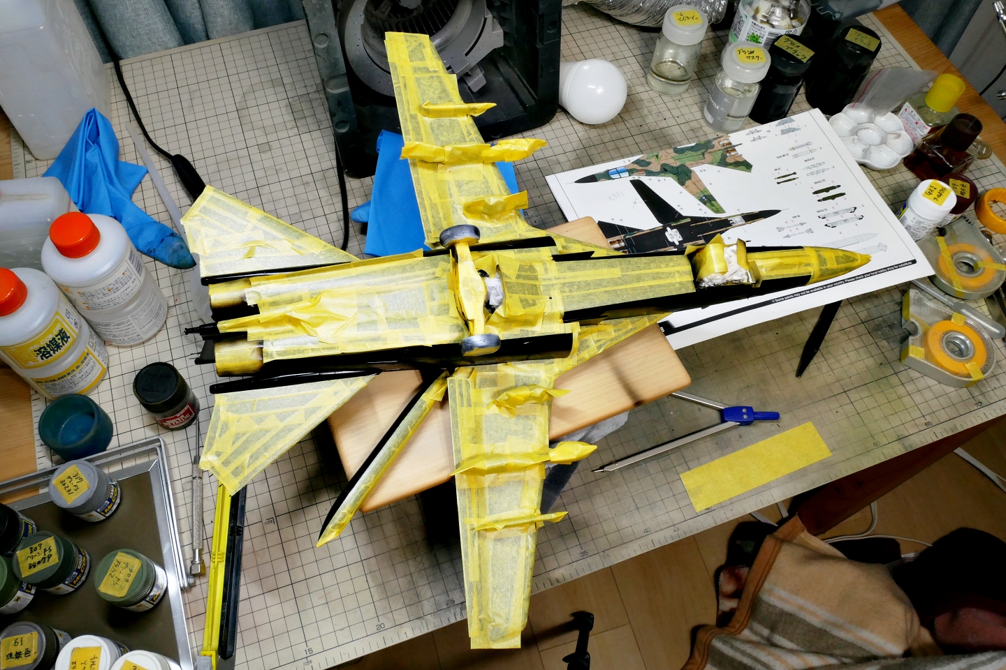 アメリカ空軍戦闘爆撃機 F-111A アードバーグ ホビーボス 1/48 プラモデル製作手順 組立と塗装 製作記 完成写真