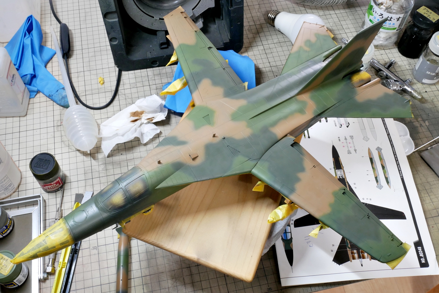 アメリカ空軍戦闘爆撃機 F-111A アードバーグ ホビーボス 1/48 プラモデル製作手順 組立と塗装 製作記 完成写真