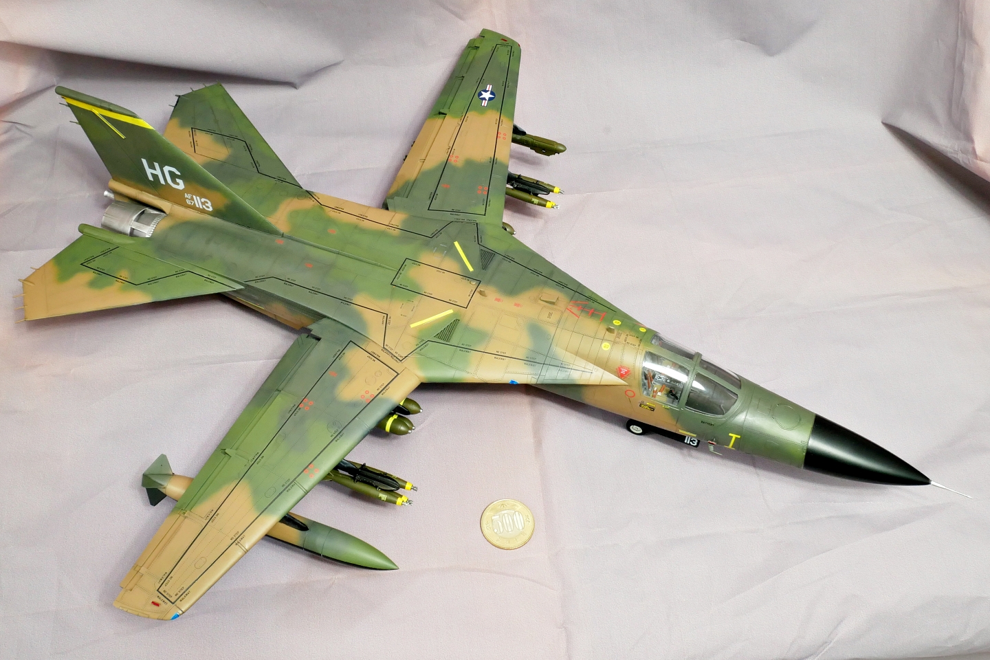 アメリカ空軍戦闘爆撃機 F-111A アードバーグ ホビーボス 1/48 プラモデル製作手順 組立と塗装 製作記 完成写真