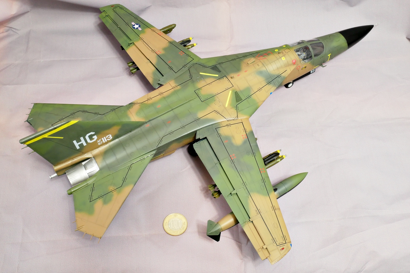 アメリカ空軍戦闘爆撃機 F-111A アードバーグ ホビーボス 1/48 プラモデル製作手順 組立と塗装 製作記 完成写真
