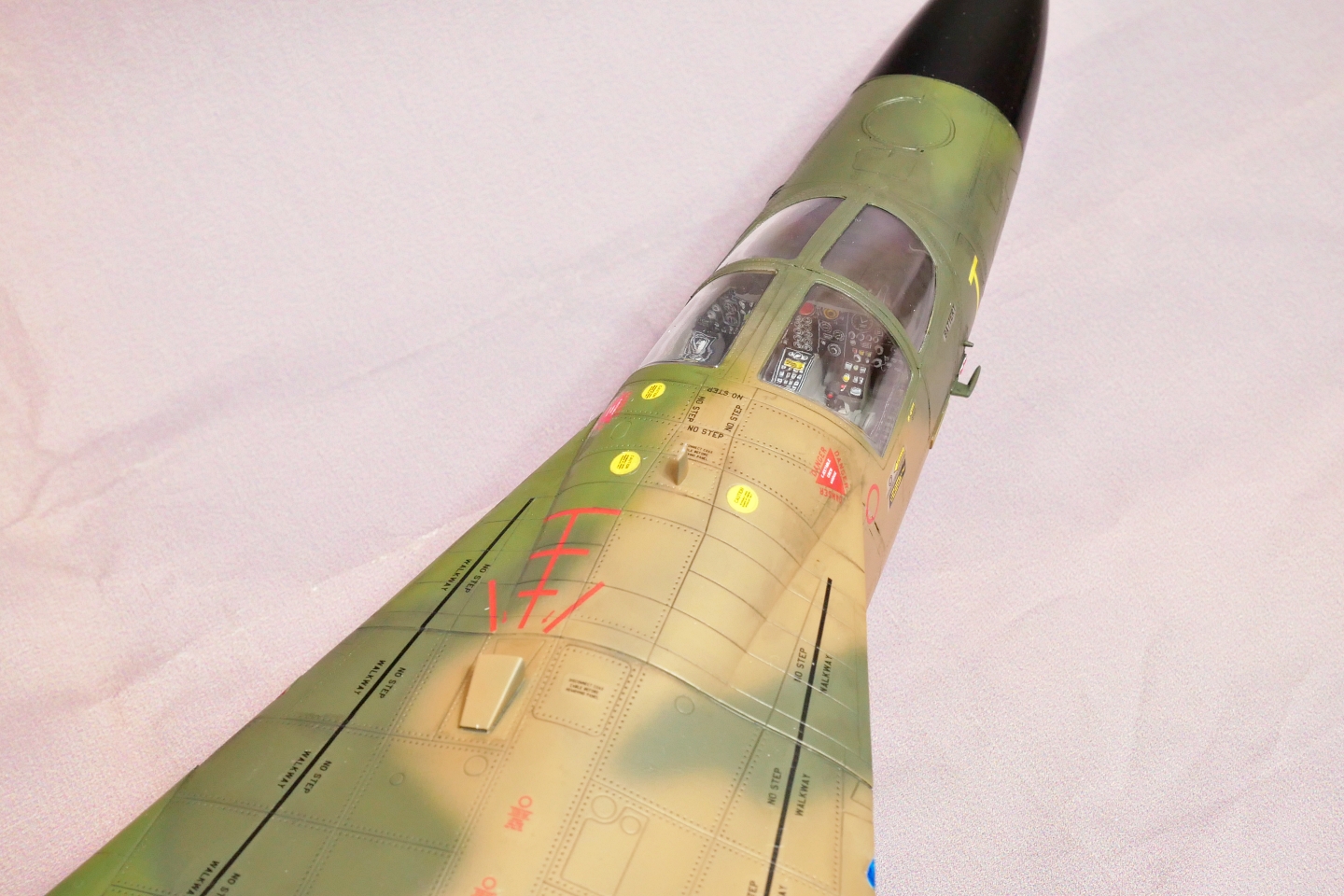 アメリカ空軍戦闘爆撃機 F-111A アードバーグ ホビーボス 1/48 プラモデル製作手順 組立と塗装 製作記 完成写真