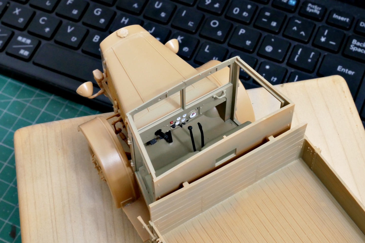 ドイツ軍 ダイムラーベンツ L-4500 軍用トラック ズベズダ 1/35 プラモデル製作手順 組立と塗装 製作記 完成写真