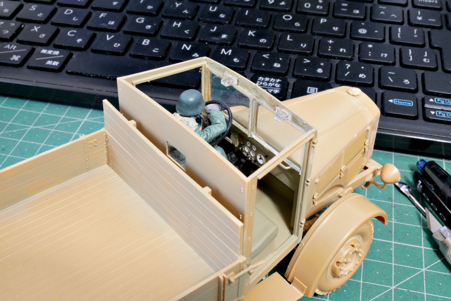 ドイツ軍 ダイムラーベンツ L-4500 軍用トラック ズベズダ 1/35 プラモデル製作手順 組立と塗装 製作記 完成写真