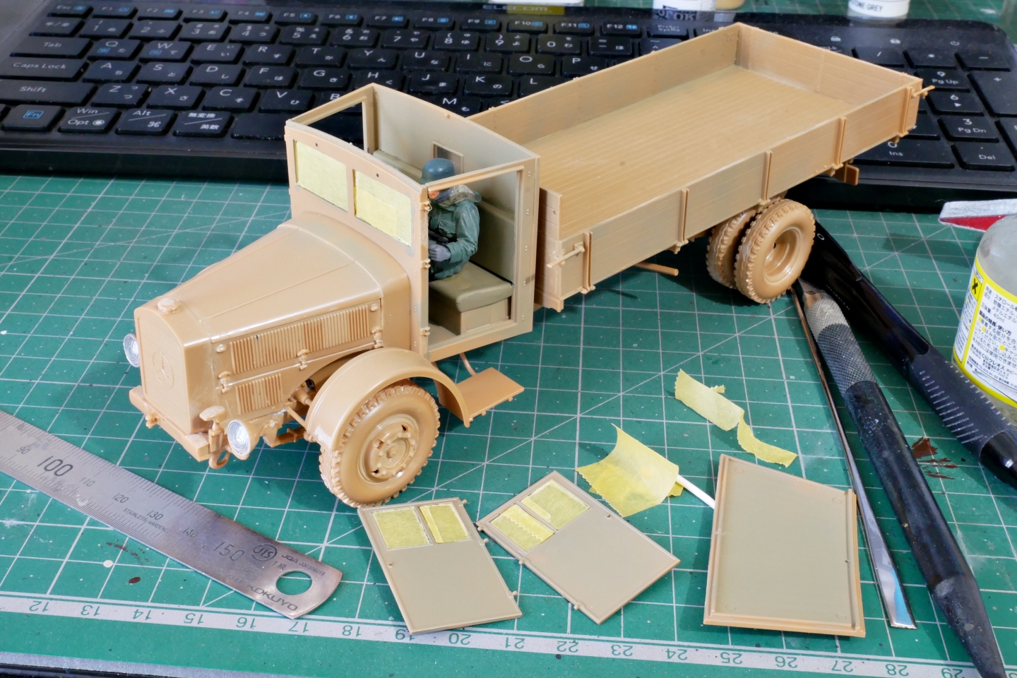 ドイツ軍 ダイムラーベンツ L-4500 軍用トラック ズベズダ 1/35 プラモデル製作手順 組立と塗装 製作記 完成写真