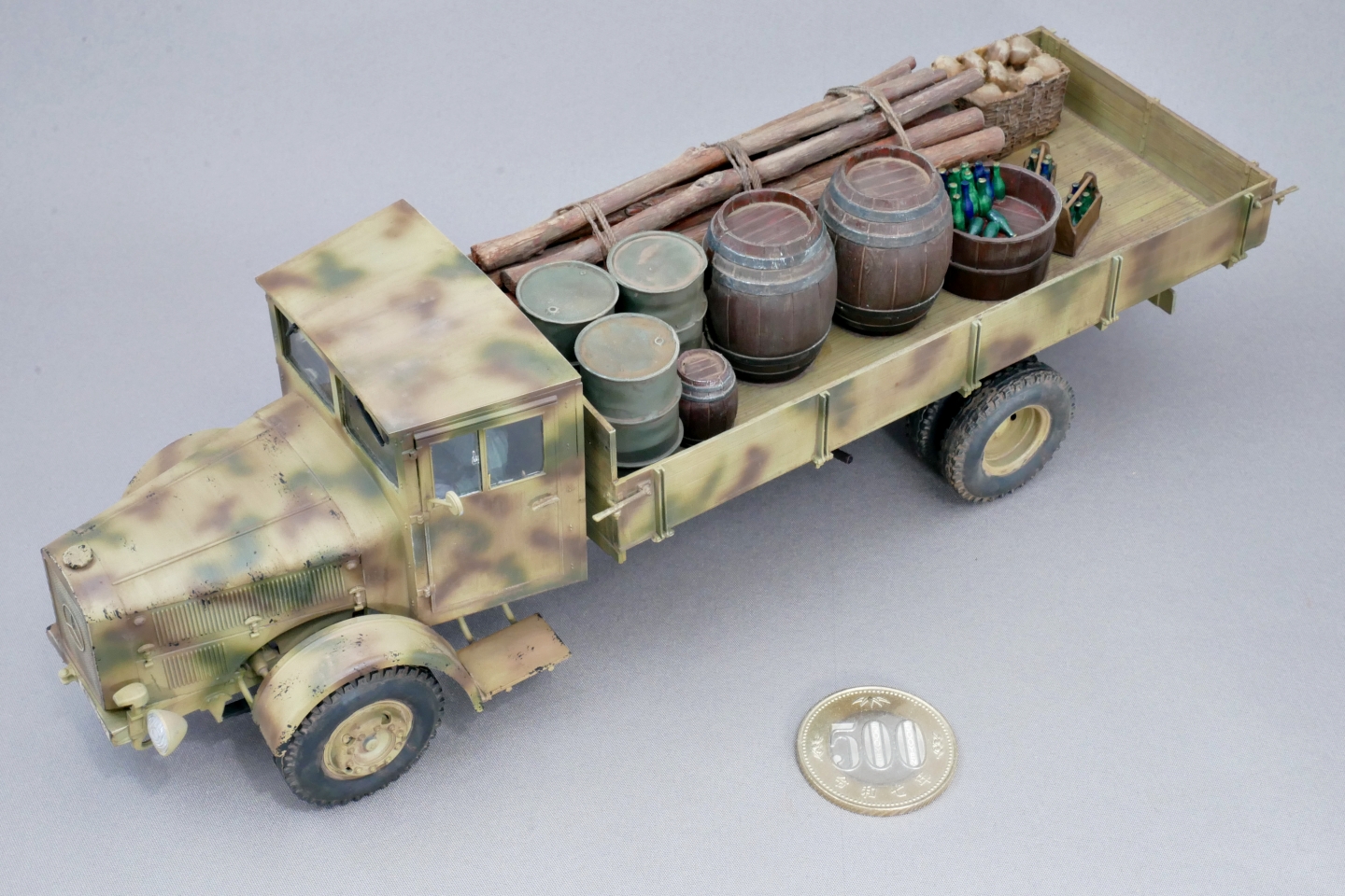 ドイツ軍 ダイムラーベンツ L-4500 軍用トラック ズベズダ 1/35 ドイツ軍 ダイムラーベンツ L-4500 軍用トラック ズベズダ 1/35