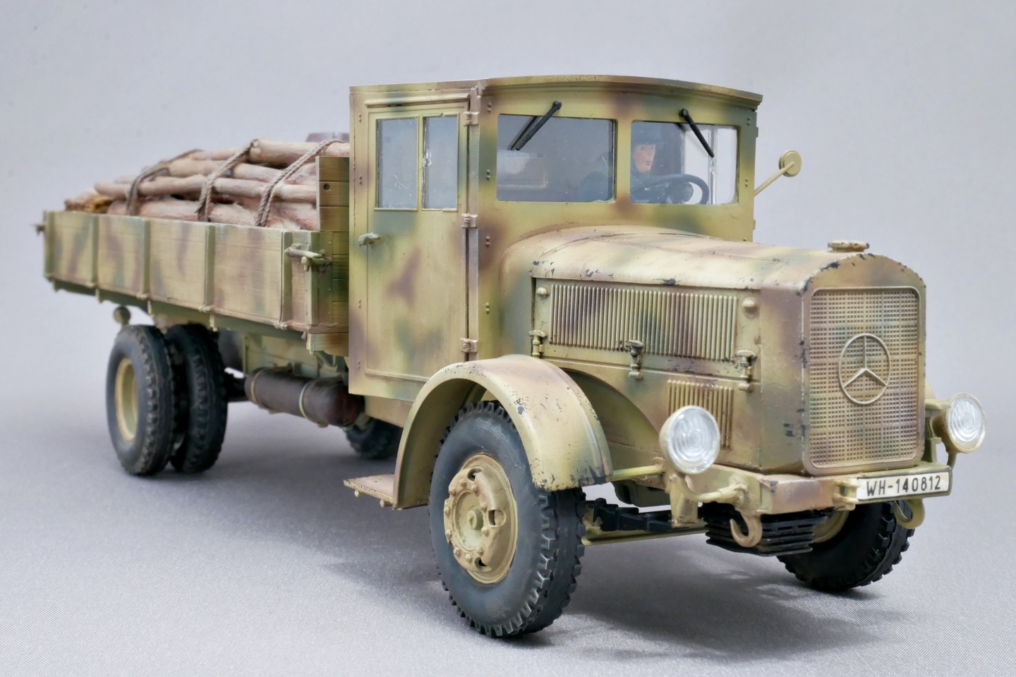 ドイツ軍 ダイムラーベンツ L-4500 軍用トラック ズベズダ 1/35 プラモデル製作手順 組立と塗装 製作記 完成写真
